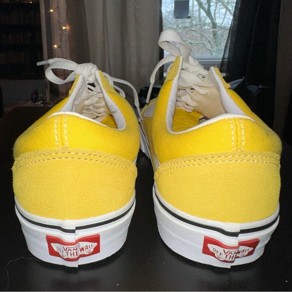 Vans - Picture 4 of 5